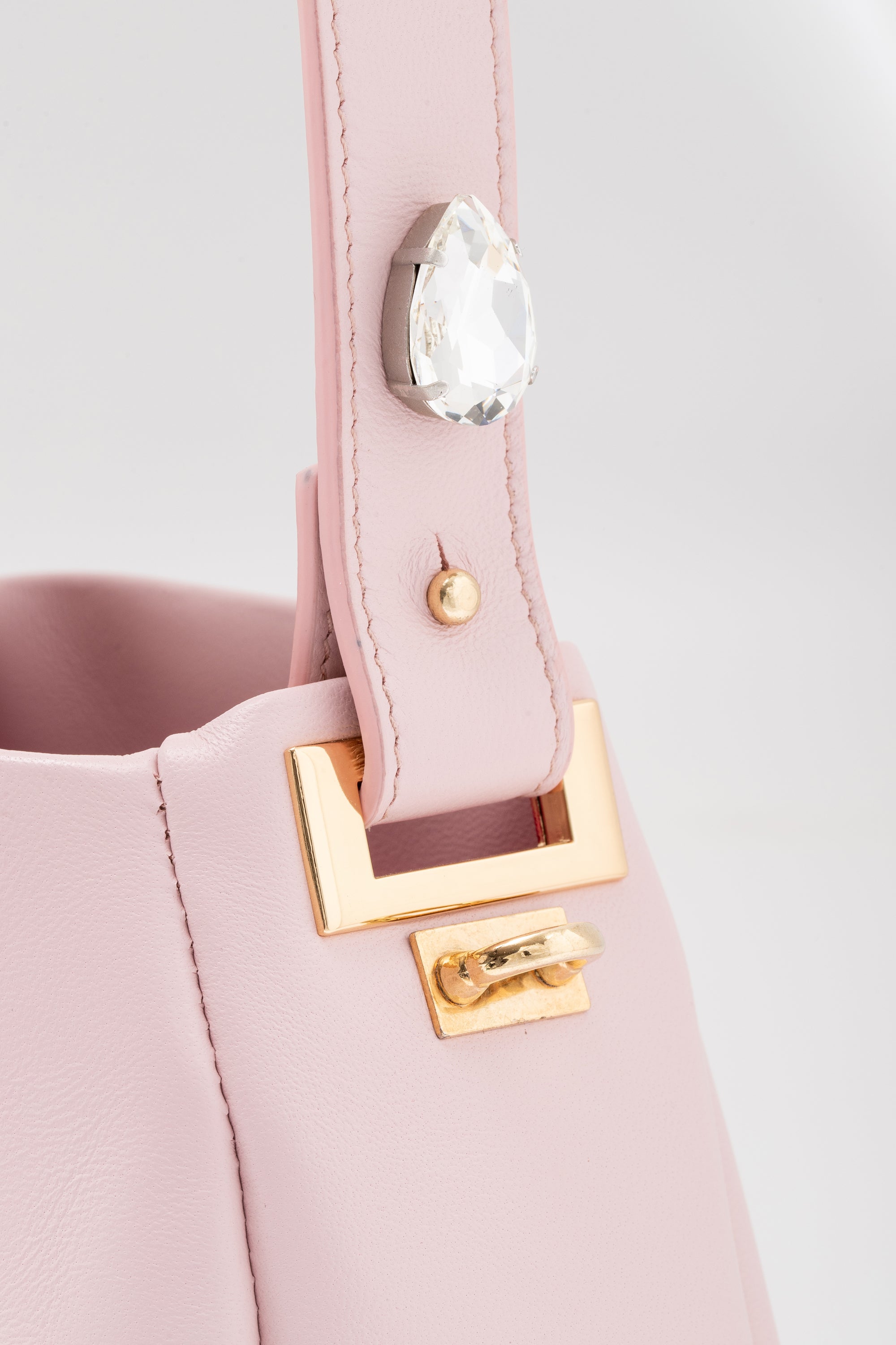 BORSA-DONNA-PELLE-ROSA-DETTAGLI-CERNIERA_Stella_Vi_E-shop