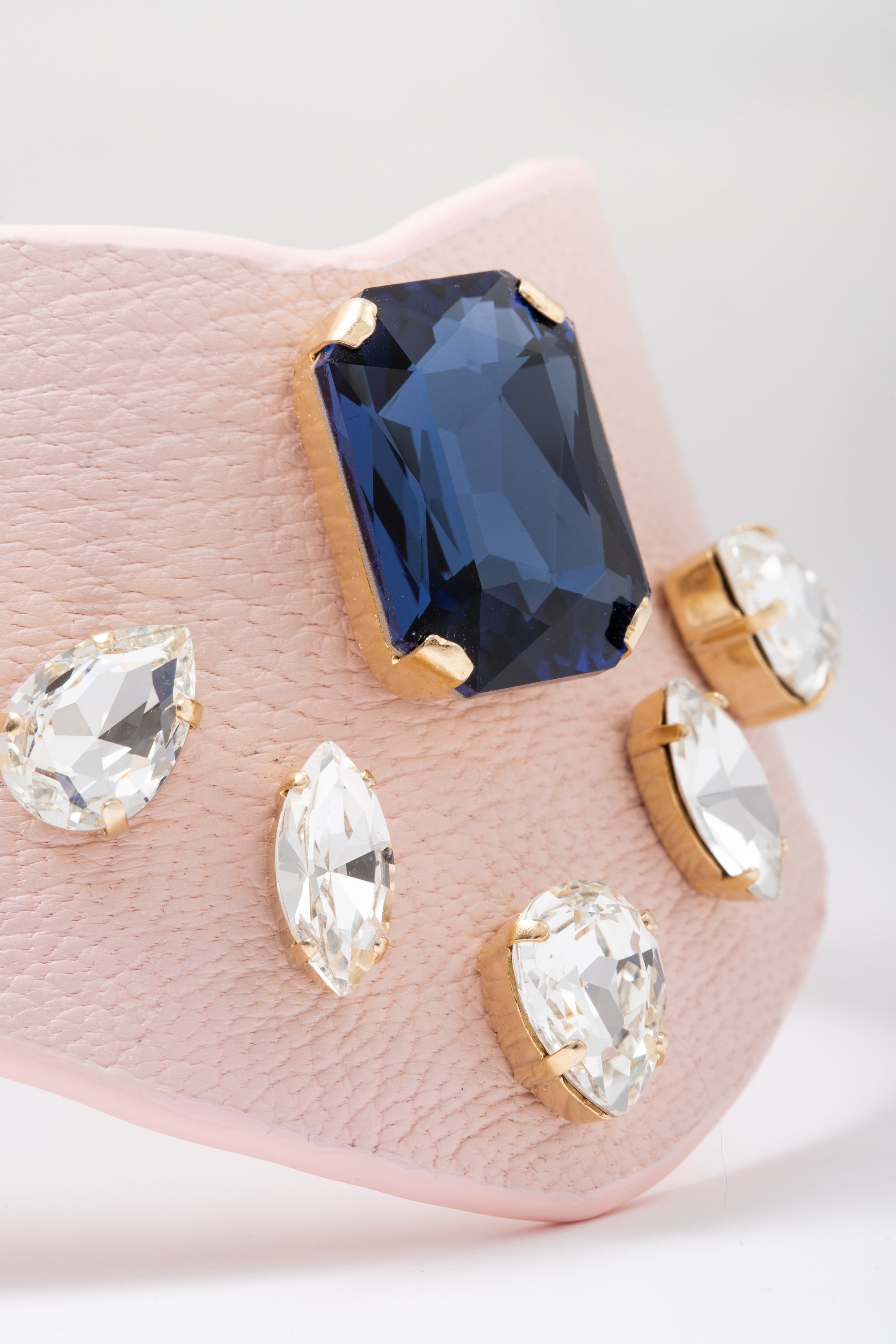 bracciale-donna-pelle-cristalli-rosa-blu-dettaglio-198_Stella_Vi_E-shop_2025_12_05_634