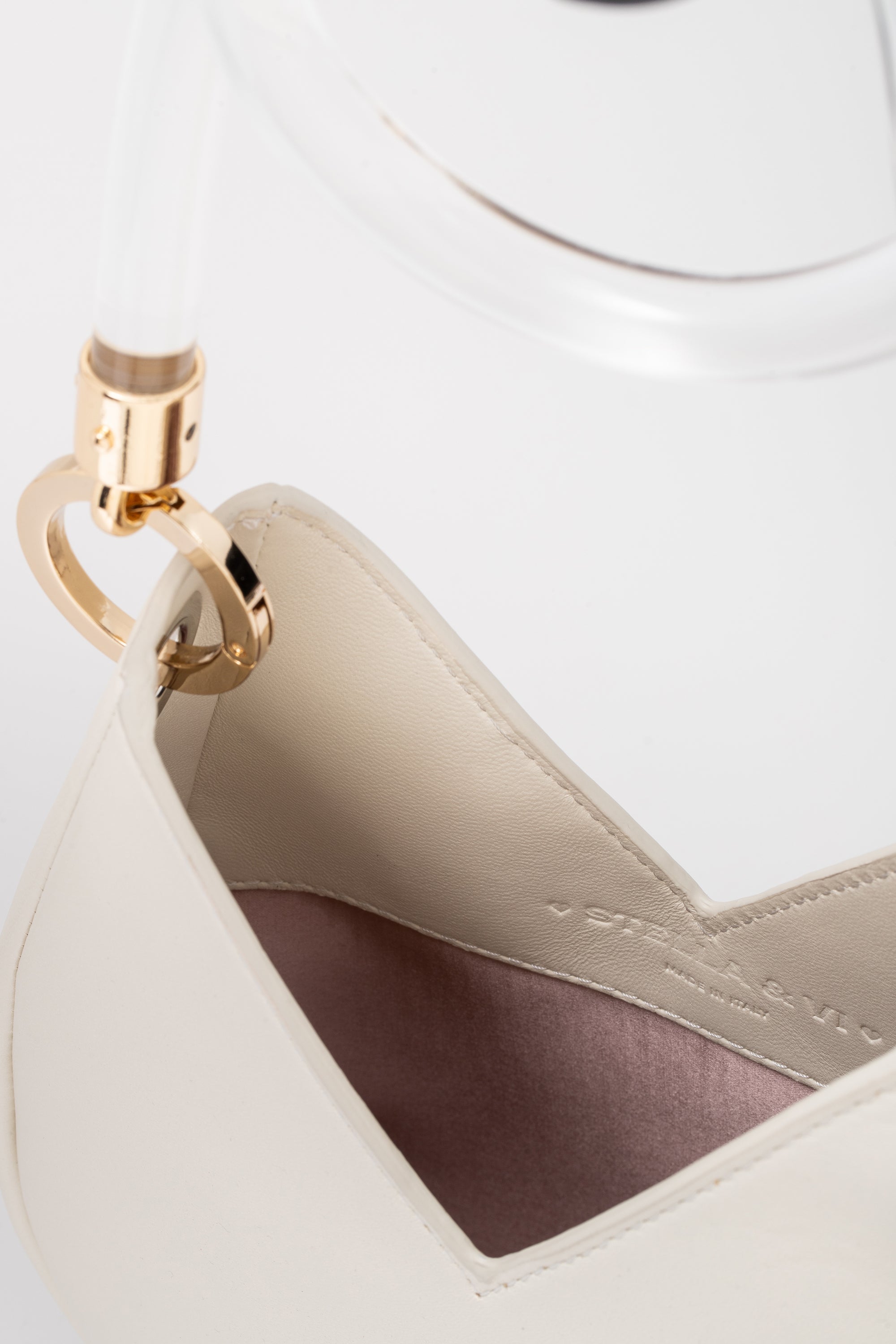 DIANA - the brave white