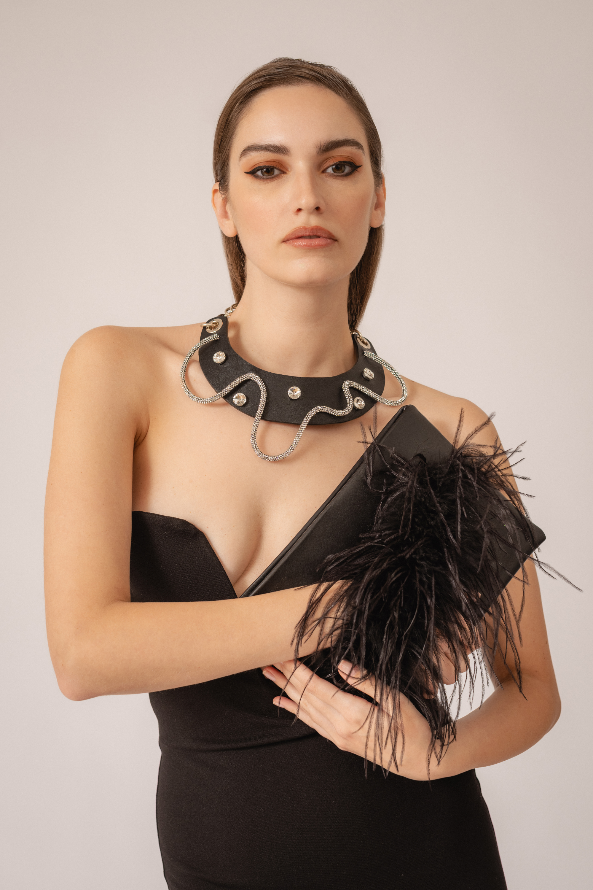 ALDA -  THE STRONG BLACK